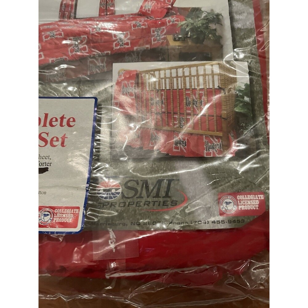 Nebraska Huskers 3 Piece Baby Crib Set - Picture 3 of 12